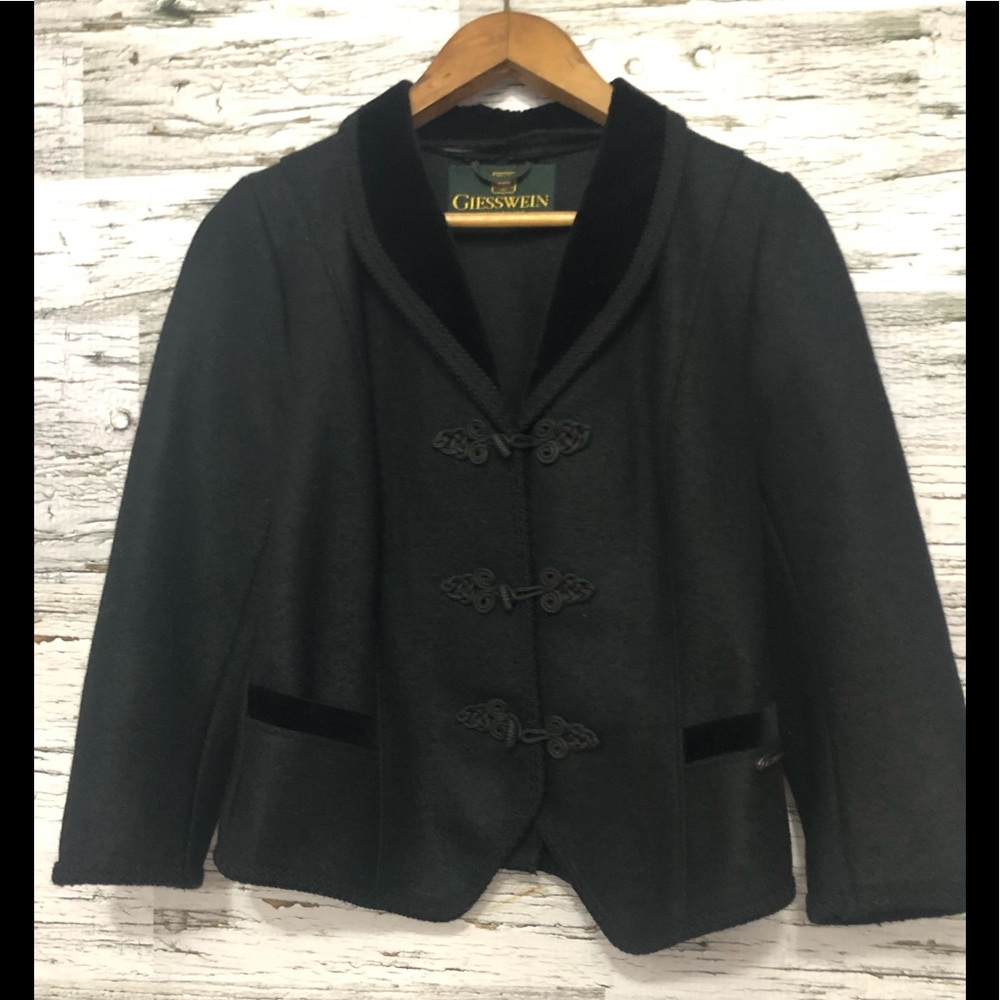 Vintage GIESSWEIN wool jacket with a velvet touch